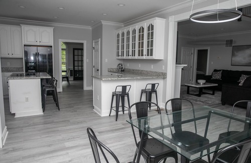 Bracey House | New Renovated Lake Front Home 6,000 SqFt Sleeps 22