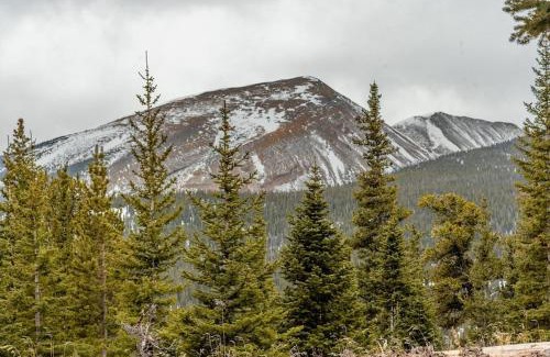 Valley of the Sun House | NEW RENTAL - Cozy Cabin with Stunning Views - Crimson Cabin