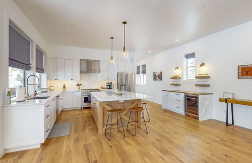 McCall House | New! Rivers Bend - Riverfront - Clubhouse w/gym, sauna, pool, hot tub