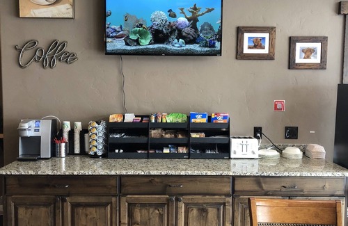 Colorado City Apartment | NEW! Room 21- Grand Canyon by Zion Cliff Lodge