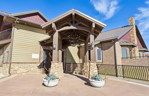 Colorado City Apartment | NEW! Room 21- Grand Canyon by Zion Cliff Lodge