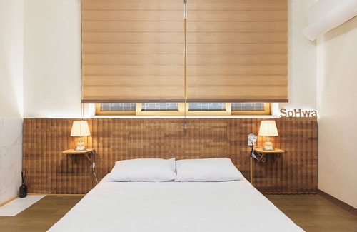 Seochon Villa | New/Sohwa Mansion [8-minute walk to Gyeongbokgung]