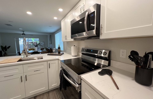 Lancaster Park House | NEW! Spacious designer 2-Bed/2.5-Bath townhome near Downtown Orlando