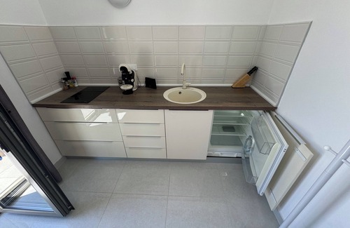 Milna Apartment | New studio in Mediterranean Garden only 50 meters from the sea.