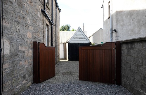 Elgin House | NEW Stunning home in Moray Sleeps up to 8