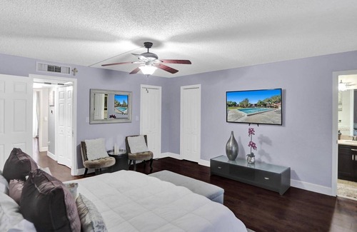 Ives Estates House | New! Stylish 3/2.5 Townhome w/2 Balconies & Patio, Near Hard Rock Stadium & Casino