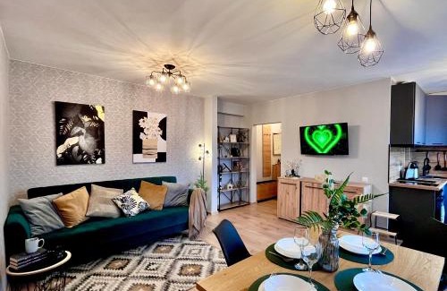 Narva Apartment | New Stylish Apt City Center Self Check-in