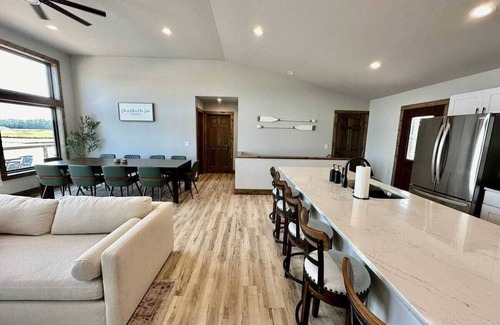 New Lisbon House | New! Sunset Lake Escape/Beach/Fire Pit/Deck/Toys