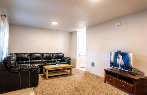 Hilltop House | New Tacoma Home Near Hospitals and Downtown