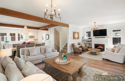 Seabrook House | *NEW* The Beach House, a 5-bedroom home with amazing oceanviews!