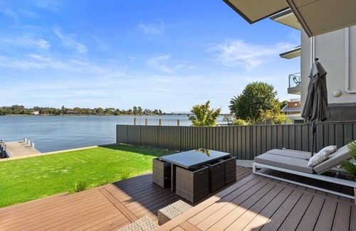 Yarrawonga House | NEW - The Black Pelican