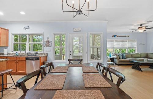Westminster Hotel | New The Breeze at Lake Hartwell house w Dock