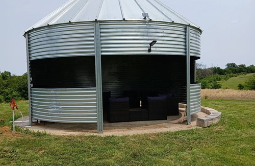 Kirksville Cabin | New tiny home in an incredible private setting among all nature has to offer.