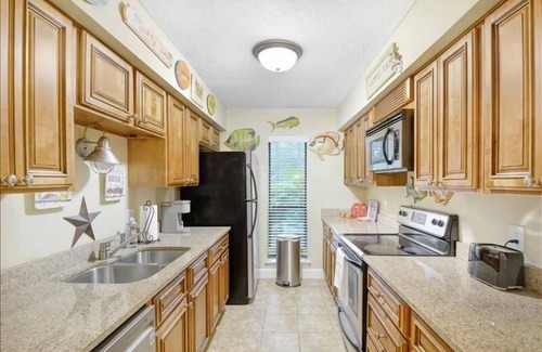 Saint Simons Heights Condo | New to vacation rentals...2-bedroom ground floor-complex has pool/tennis...
