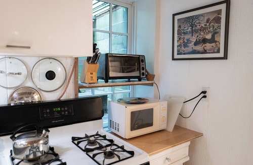 Nantucket Town Apartment | New to VRBO! 2/1 Mid Island Apartment, Sleeps 5