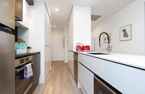 City East Apartment | New to VRBO: North-Facing APT 3 min to Canberra Times Fountain