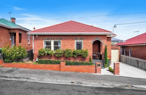 New Town House | New Town Bungalow A Leafy Family Haven