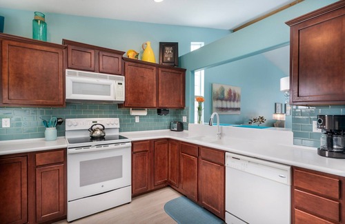 Kalispell House | New! Townhome on the golf course with fairway views