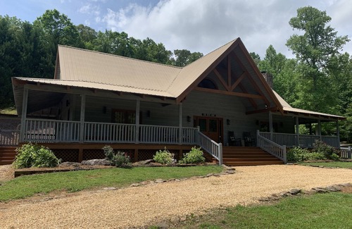 Demorest Cabin | NEW Twin River Cabin - 3 Bedroom Lodge Cabin - Views Soquee River