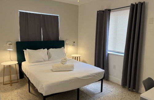 The Roads Condo | ✨New Two Bedroom plus Free Parking