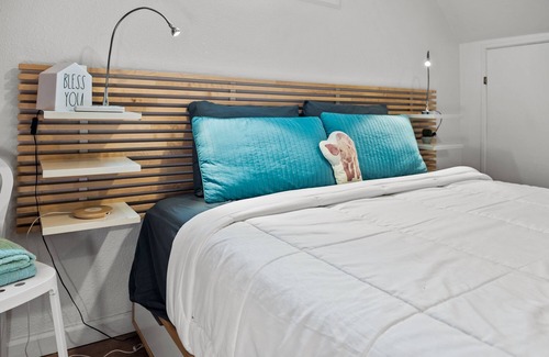 City Park West Apartment | New! Urban Nest in the Heart of Uptown Denver - Hot Tub/Desk/Outdoor Oasis