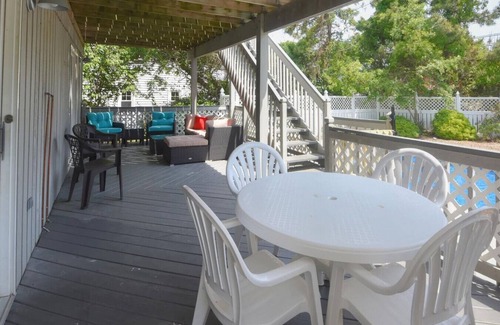 Sandbridge Apartment | New! VA Beach, 5bd/3Bth, Pool/Beach/Kayak