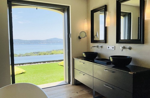Guerrevieille Villa | New villa with enchanting sea view