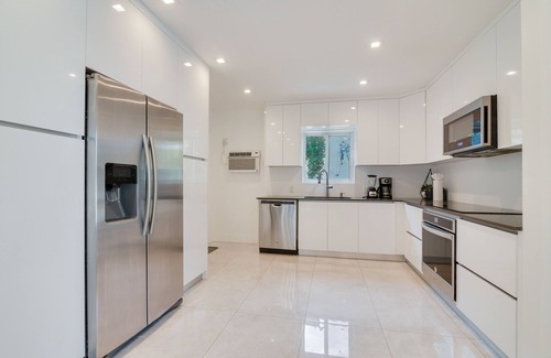 Ojus House | NEW VILLA WITH POOL AND GARDEN BY AVENTURA MALL
