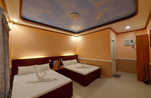 Oslob House | New Village Lodge