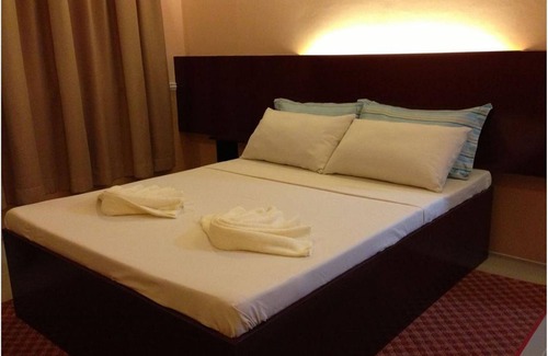 Oslob House | New Village Lodge