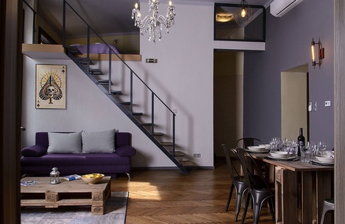 Erzsebetvaros House | New - Walnuttree Double 12 Person Apartment Central in Budapest - Hungary