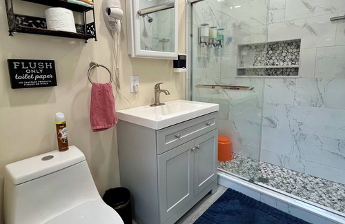 Stapleton Apartment | New York City Apartment Near The Free Ferry Boat in Staten Island!