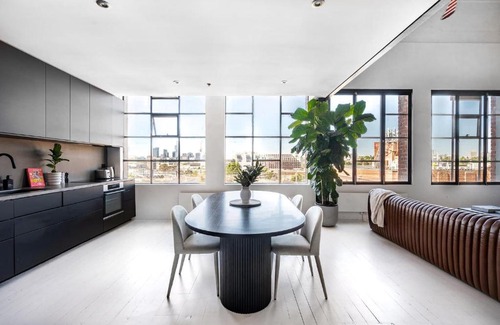 Richmond Apartment | New York Converted Warehouse Apartment in Richmond