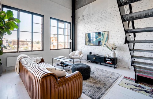 Richmond Apartment | New York Converted Warehouse Apartment in Richmond