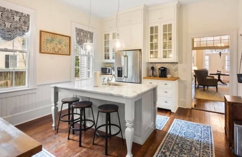 Chapin Cottage | Newberry Cottage - Steps to downtown
