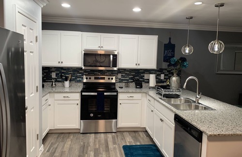 Holiday Shores House | Newer Bullheadcity Pool Villa with great rates
