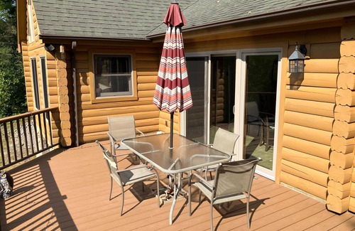 Athens House | Newer Lakefront Log Cabin w/Beautiful Views, 4 BR Plus Loft, Catskills