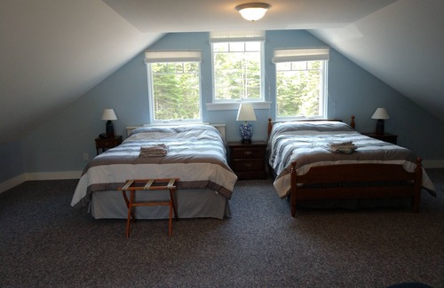 Corea House | Newer Waterfront Home for your Relaxing Enjoyment