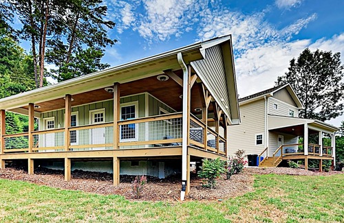 Woodfin Cabin | Newly Built 2-Home Mountain Retreat w/ Firepits, Minutes to Town & Adventures
