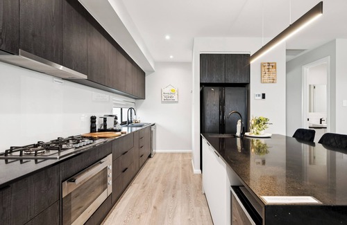 Mannum House | NEWLY BUILT END OF 2024, THIS SPACIOUS RIVER HOME ACCOMMODATES UP TO 13