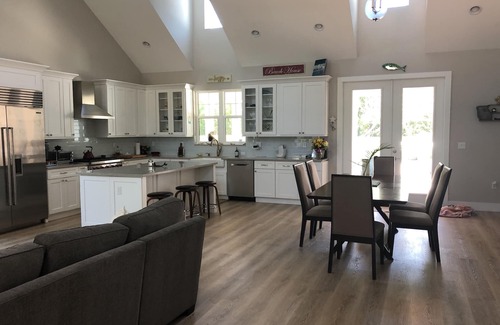 Hobe Sound House | Newly Built Florida Cottage Style Homen Private and welcoming close to beach!