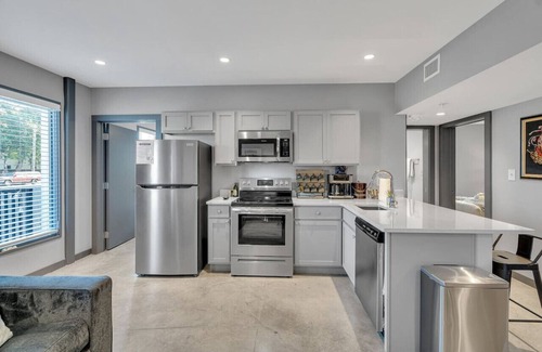New Orleans Hotel | Newly Built Group Pad 5min to Frenchman/FQ+Parking