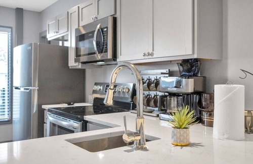 New Orleans Hotel | Newly Built Group Pad 5min to Frenchman/FQ+Parking