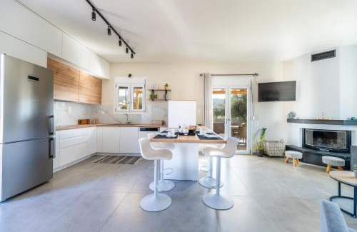 Kokkini Chani House | Newly Built Home with Garden, 400m to Beach