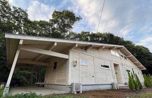 Oiwake House | Newly built log house for rent for up to 14 people/Kitasakugun Nagano