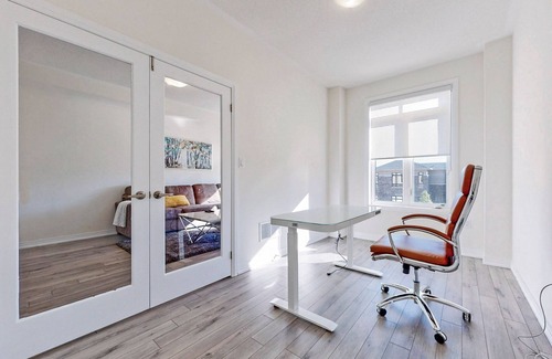 Brampton House | NEWLY BUILT LUXURIOUS 3BRM TOWN HS/AIRPORT/PARKING