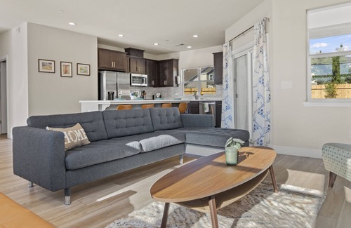 Murphys House | Newly Built Murphy's Modern Retreat