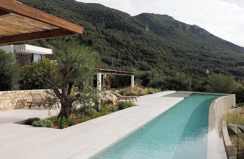 Kato Pavliana Villa | Newly built stunning villa with 30 m long swimming pool and access to the beach.