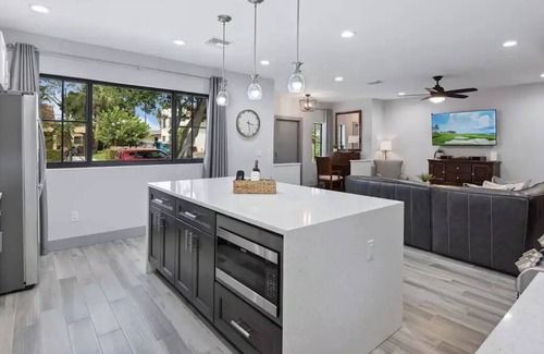 Poiciana Park II House | Newly Constructed Luxe 3BR Home Downtown | Airport