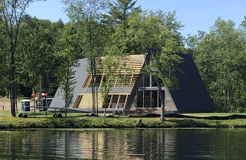 Castleton House | Newly Constructed Luxury Aframe Design Home - 5BR/3.5BA